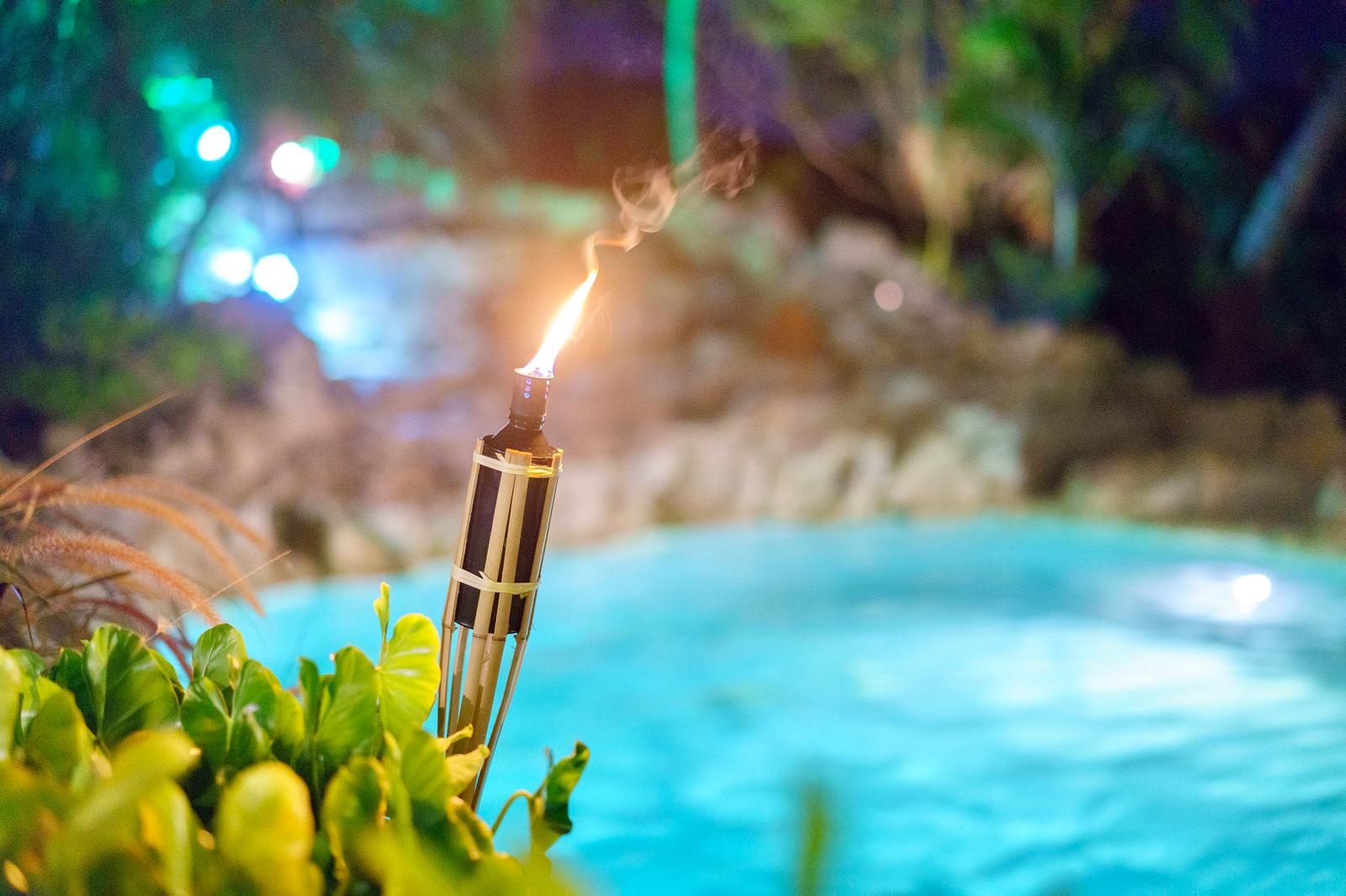 Villa Tropical Torch